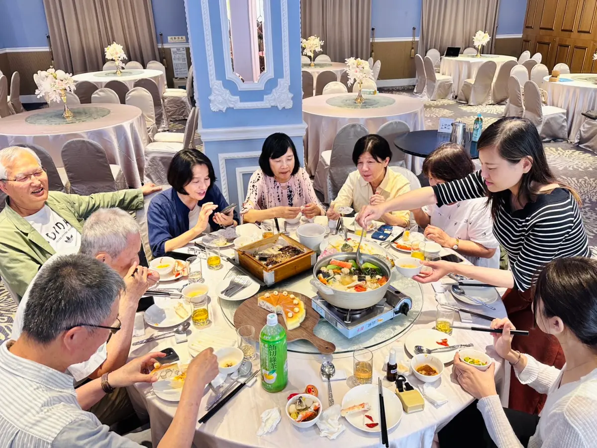 ▲母親節新天地推「二戶親家歡聚宴」，婆婆媽媽同桌暖聚，皆大歡喜。（圖／業者提供）