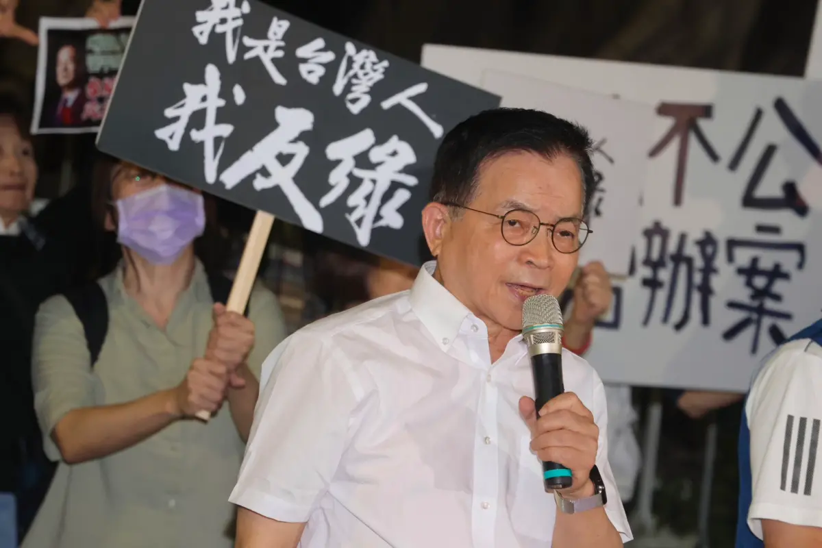 ▲國民黨立委賴士葆說，唯有大家站出來投「不同意罷免」，才能告訴賴政府執政走錯方向了。（圖／李政龍攝）
