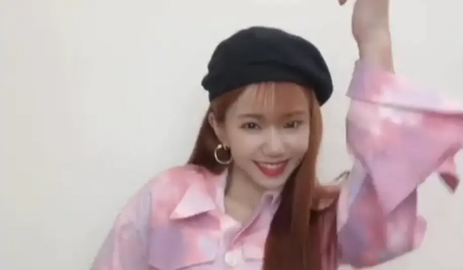 ▲網紅家寧（如圖）近期遭前男友Andy開撕，對此家寧媽媽選擇提告Andy，不過卻先被查出違法慘被處4萬罰鍰，對此家寧持續在社群發布化妝影片，讓粉絲一面倒直呼：「心理素質強大。」（圖／IG chianing_baby）