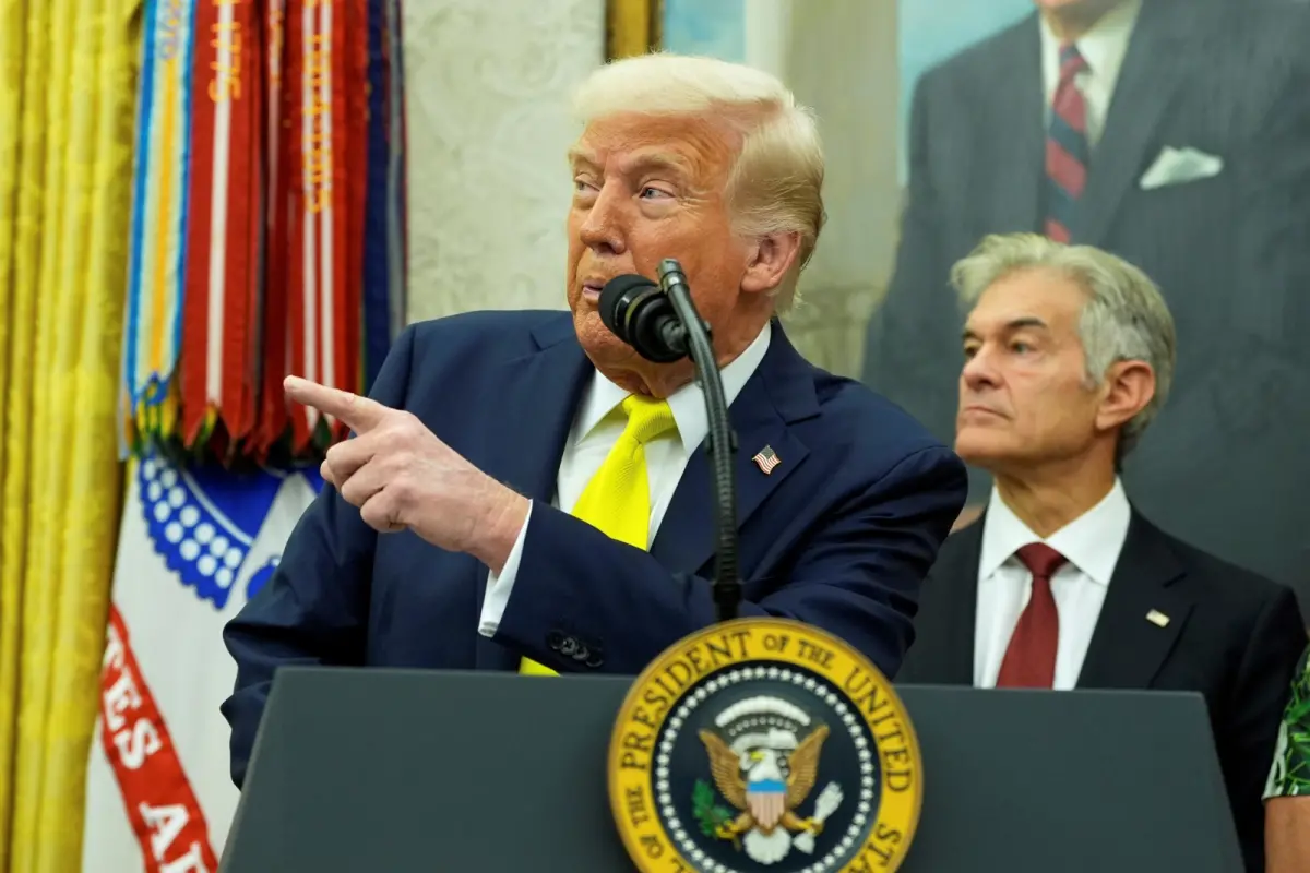 ▲美國總統川普週五又再度對聯準會主席鮑爾喊話，要他盡快降息。（圖／美聯社／達志影像）