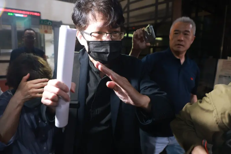 ▲國民黨台北市黨部第一區黨部執行長曾繁川在偵查庭上「當庭寫字」,居然成為無保請回關鍵之一。(圖/記者葉政勳攝)
