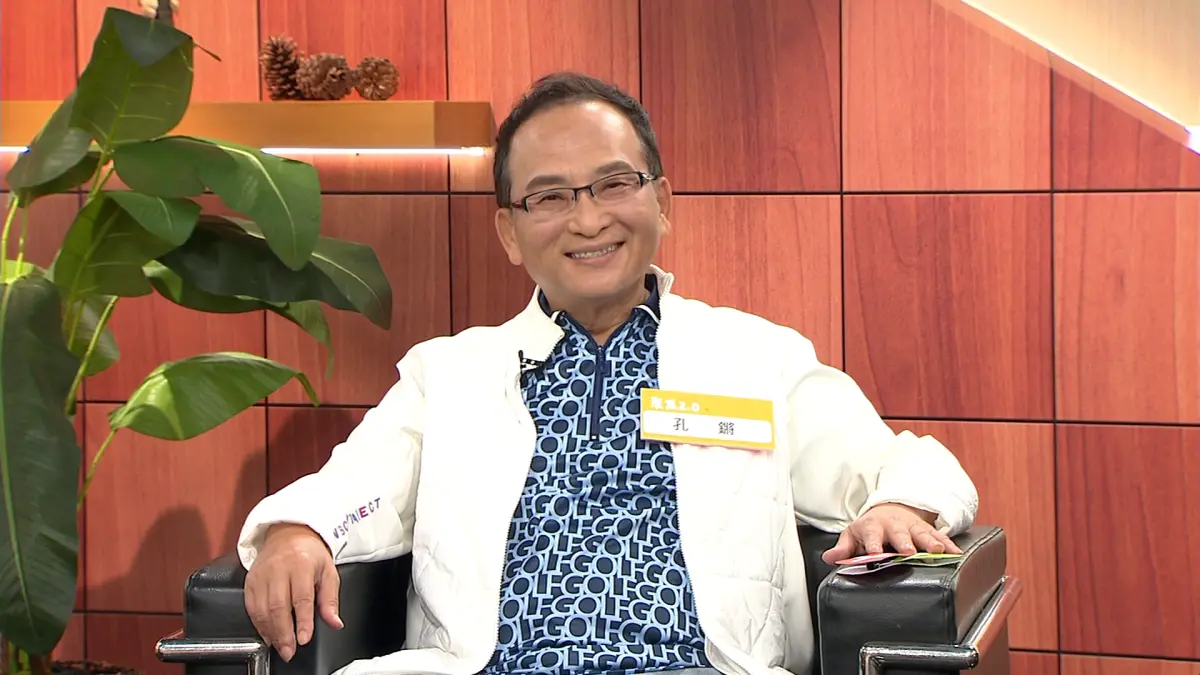 ▲資深樂隊老師孔鏘（如圖）的右腿水腫程度逼近四級，連醫生看了都嚇到，要他趕快去看心臟科，嚴重恐需葉克膜才能救命。（圖／年代）