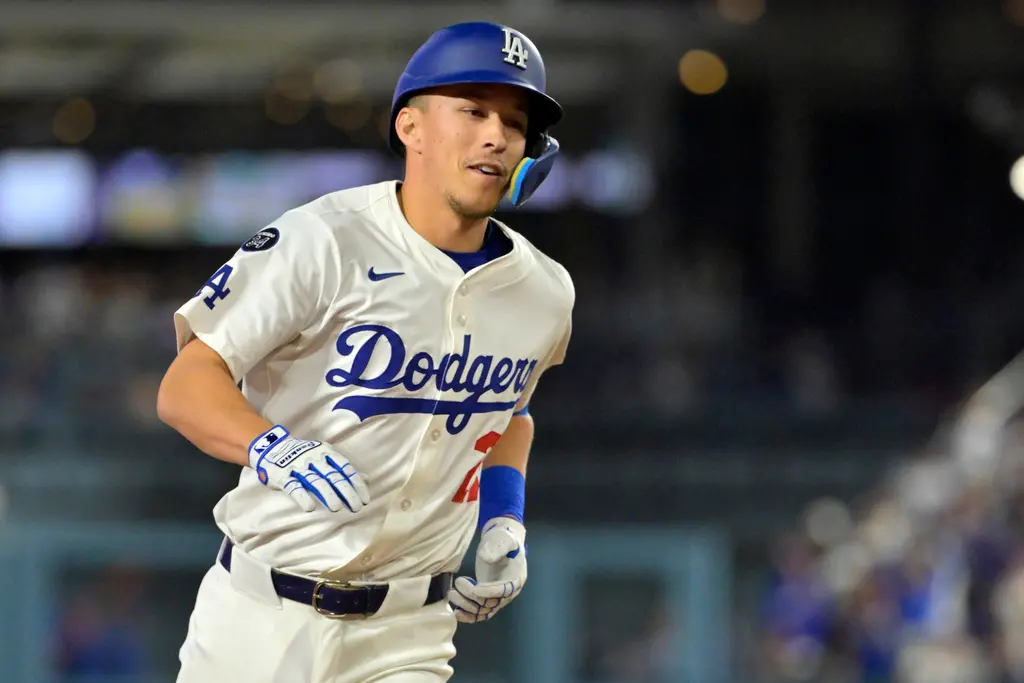 ▲大谷翔平連續3場敲出安打，還發動選球眼，單場選到3次保送，加碼上演本季第7次盜壘，道奇則靠金手套超級工具人Tommy Edman延長10局敲出再見安打，以7：6擊敗馬林魚，收下近期一波3連勝。（圖／美聯社／達志影像）