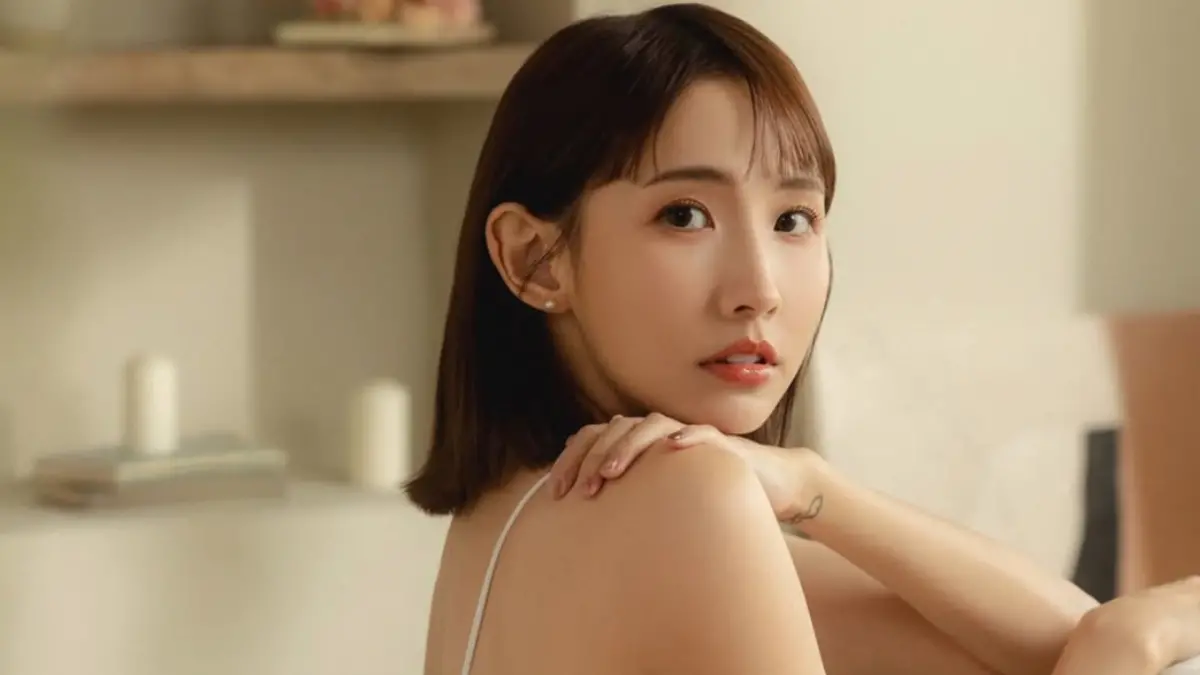 ▲藝人粿粿（如圖）迎來31歲生日，近日卻驚傳與老公范姜彥豐感情生變。兩人婚後互動也屢掀話題，粿粿先前就曾透露因范姜彥豐洗澡時故意放屁惹怒她，讓她氣得喊再這樣就分手。（圖／粿粿IG ＠meigo.c）