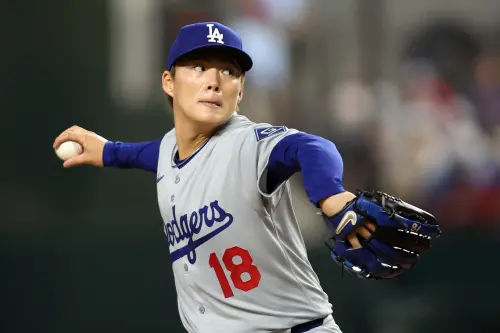 ▲大谷翔平請產假、隊友提前「送祝福」，此戰山本由伸投出本季最長7局無失分、飆出個人並列最多10K，以壓倒性好投奪下本季第3勝，防禦率躍居聯盟第一。（圖／路透／達志影像）