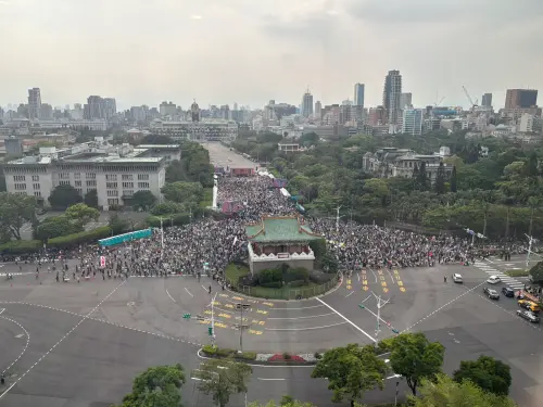 罷藍凱道大會師空拍曝！主辦單位喊：現場湧入2.5萬人
