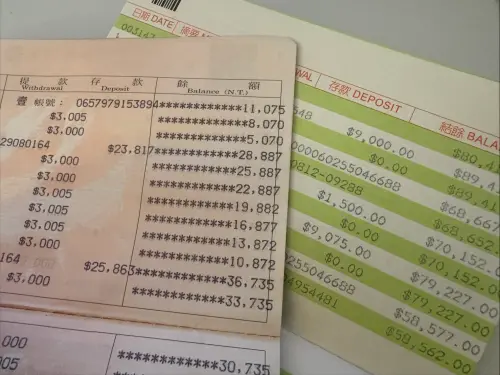 ▲不少人透露，除了存摺外，悠遊卡、護照、飯店磁卡甚至車鑰匙，也曾因接觸磁性物品而失效。（圖／記者張嘉哲攝）