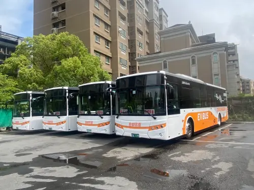 ▲台北市公共運輸處於4月20日公布114年各路線公車載客人數、收入與行駛里程，前三名由「307路線、265路線、262路線」包辦。（圖／台北市公共運輸處）