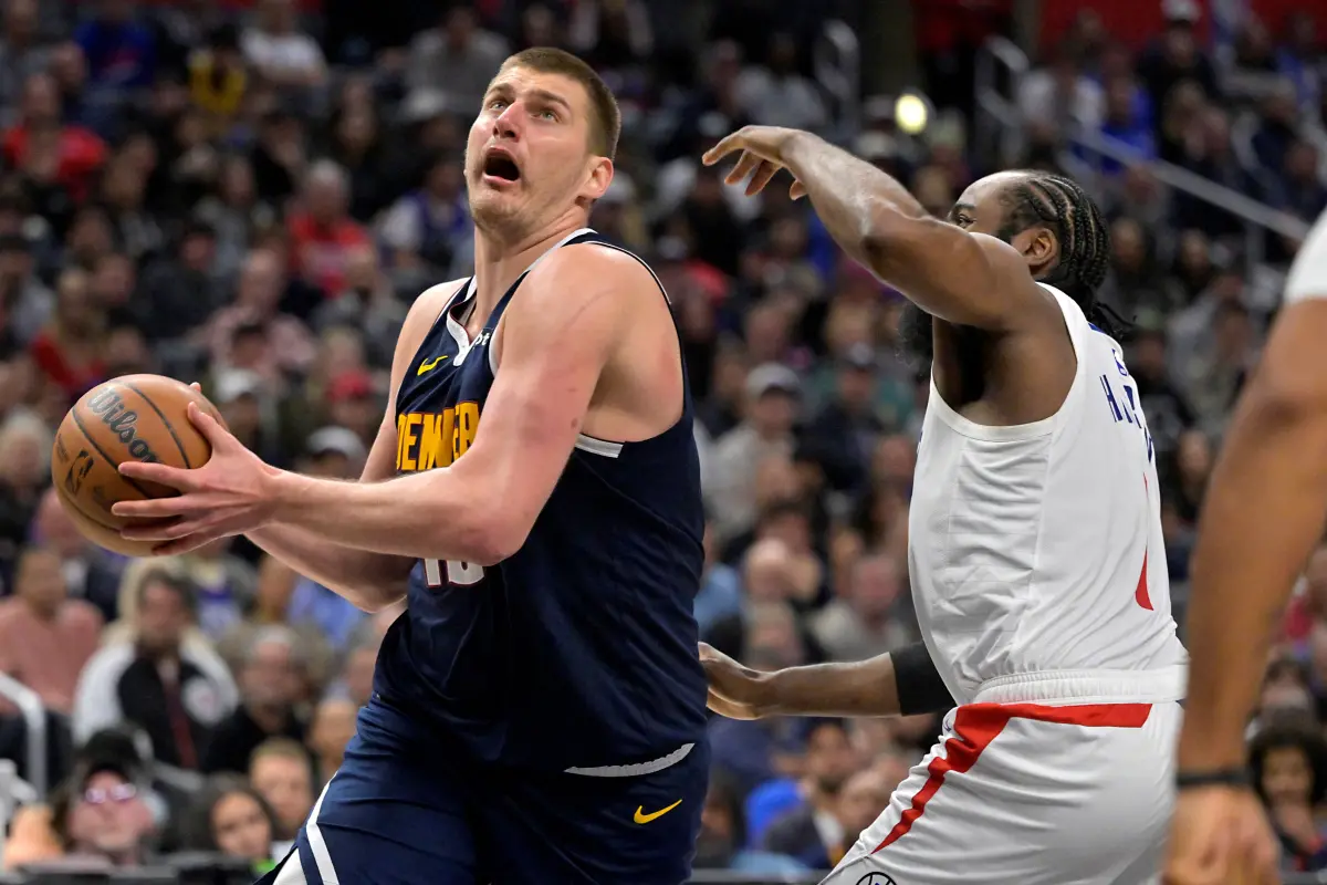 ▲前NBA球員Rashad McCants稱金塊隊Nikola Jokic為「進化版Gasol」，引發球迷強烈反彈，認為Jokic的獨特性遠超Gasol兄弟。（圖／路透／達志影像）