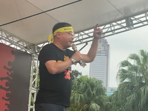 酸藍委「某器官被壓到」不敢罵習近平 王義川:就讓他們解脫吧!