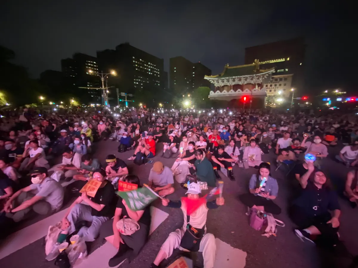 ▲自726大罷免結果揭曉，國民黨保住24席立委後，挺罷方頻爆爭議。（圖／記者陳威叡攝）