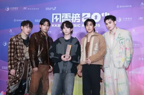 ▲五堅情（左起，小賴、陳零九、邱鋒澤、婁峻碩、黃偉晉）無限期休團中。（圖／讀者提供）