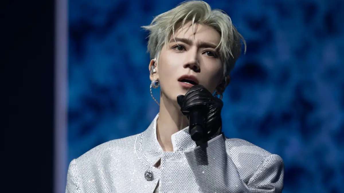 ▲歌手畢書盡（如圖）今（7）日迎來36歲生日，他曾歷經憂鬱症低潮及被迫打黑工的艱辛歲月，而他曾透露身上的刺青的含義，其中藏著許多催淚往事，見證他從痛苦中成長與自我療癒的心路歷程。（圖／索尼音樂提供）