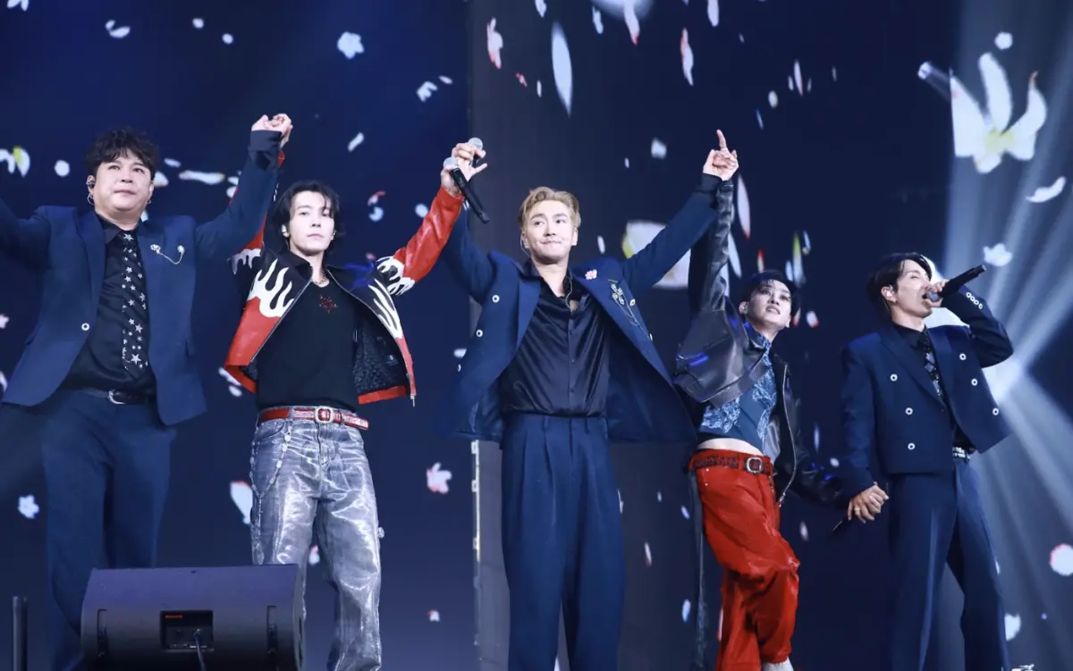 ▲SUPER JUNIOR-L.S.S.、SUPER JUNIOR-D&E今（19）日稍早輪番登上KKBOX風雲榜，利特、始源、神童狂秀中文告白粉絲，「真的不能不愛台灣！」（圖／讀者提供）