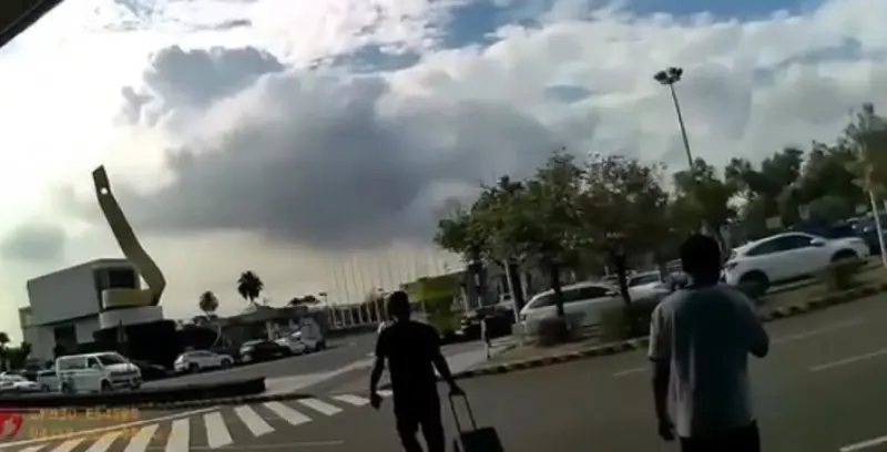 ▲航警局高雄分局員警成功勸阻要去泰國代購黃金卻飛往柬埔寨的民眾當場放棄出境工作行程。（圖／記者郭凱杰翻攝）