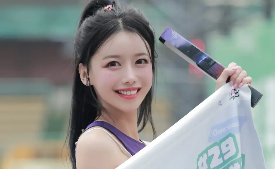 ▲李雅英（如圖）休息時考了很多證照，因為擔心若直接「躺平」會被社會淘汰，父母曾希望她找穩定的工作，不要跳啦啦隊。（圖／翻攝自李雅英IG）