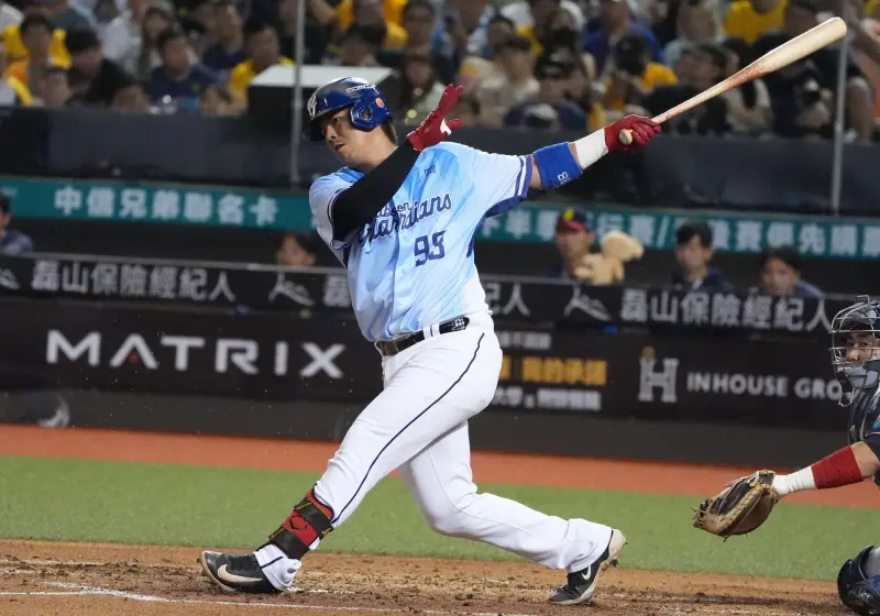 ▲富邦悍將高國麟發生跑壘失誤，導致球隊攻勢瞬間瓦解。（圖／富邦悍將提供）