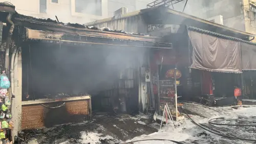 影/鹿港老街火警!疑千層酥餅店瓦斯外洩 1男子輕微燒燙傷送醫