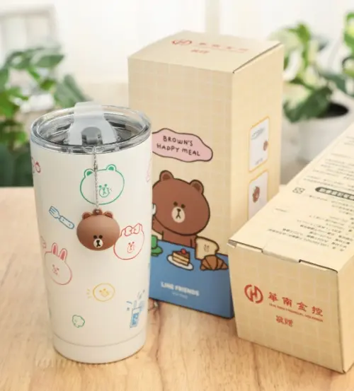 ▲華南金今年的股東紀念品是LINE FRIENDS不鏽鋼杯以及吊飾組合,超級可愛又實用,深獲股民喜愛!(圖/華南金提供) ▲華南金今年的股東紀念品是LINE FRIENDS不鏽鋼杯以及吊飾組合,超級可愛又實用,深獲股民喜愛!(圖/華南金提供)