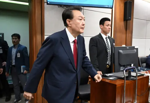 尹錫悅出庭模樣首曝光!涉內亂罪再應訊 整場緊閉嘴唇、不看鏡頭
