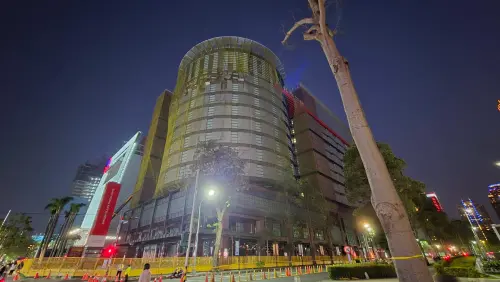 目前新光三越修復工程已進入第三階段建築物整建修復階段。(圖/台中市政府提供) ▲目前新光三越修復工程已進入第三階段建築物整建修復階段。(圖/台中市政府提供)