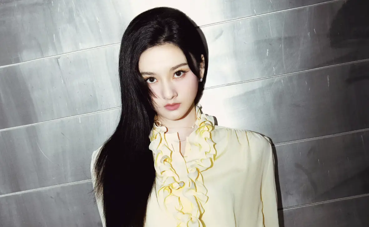 ▲宋祖兒過去捲入逃稅風波，消失在大眾眼前長達1年半的時間，如今突然帶著《無憂渡》回到演藝圈，不免讓部分網友懷疑她背景不簡單。（圖／清風拂水滴微博）