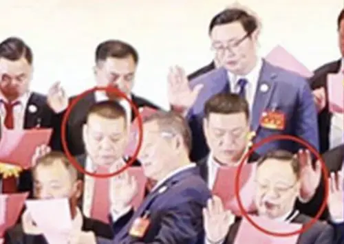 綁架案主謀和死者郭從願有正式場合的合照。(圖/翻攝自臉書) ▲綁架案主謀(左)和死者郭從願(右)有正式場合的合照。(圖/翻攝自臉書)