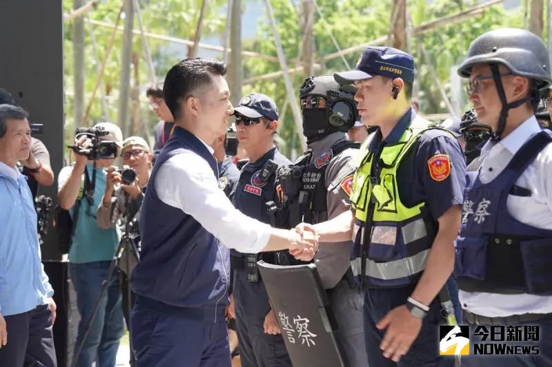 ▲世壯運反恐演練,台北市長蔣萬安勉勵參演警消人員。(圖/北市府提供)