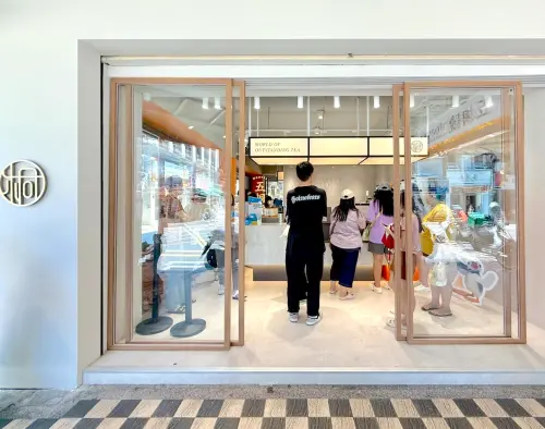 五桐號「Pingu企鵝家族」13款聯名周邊!22款新品菜單、二代店曝 ▲五桐號通化旗艦店,嶄新二代店型曝光。(圖/記者蕭涵云攝)
