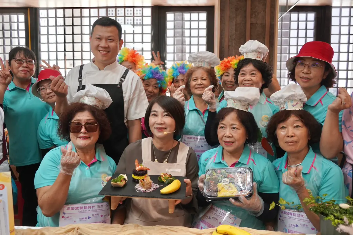 ▲營養也能很米其林，屏東縣銀閃閃廚藝競賽在縣府大禮堂舉辦，全縣31個社區的料理好手同場較勁。（圖／屏東縣府提供）