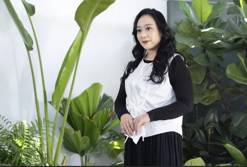 ▲高慧君莫名其妙遭酸民指責颱風天開直播賺錢、不去救災。她無奈回應自己也很想幫忙，還是酸民來幫她賺錢養家、存手術費用，讓她有餘力去救災。（圖／大愛提供）