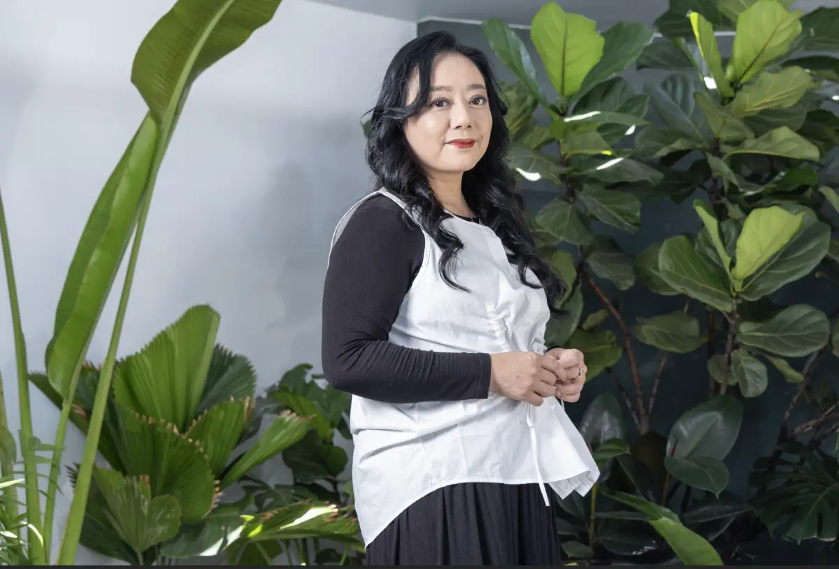 ▲大愛電視新戲劇組爆出超時工作爭議，拍攝超過10部大愛電視台戲劇的高慧君（如圖）今（22）日受訪聊及此事，不忍說重話，呼籲文化部及政府機關正視相關問題。（圖／大愛提供）