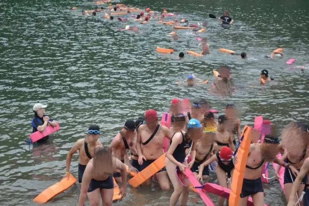 ▲前康橋教師黃老師發文表示，登玉山（或嘉明湖）、泳渡日月潭及單車環台是康橋的每年三大活動。（圖／黃老師授權提供）