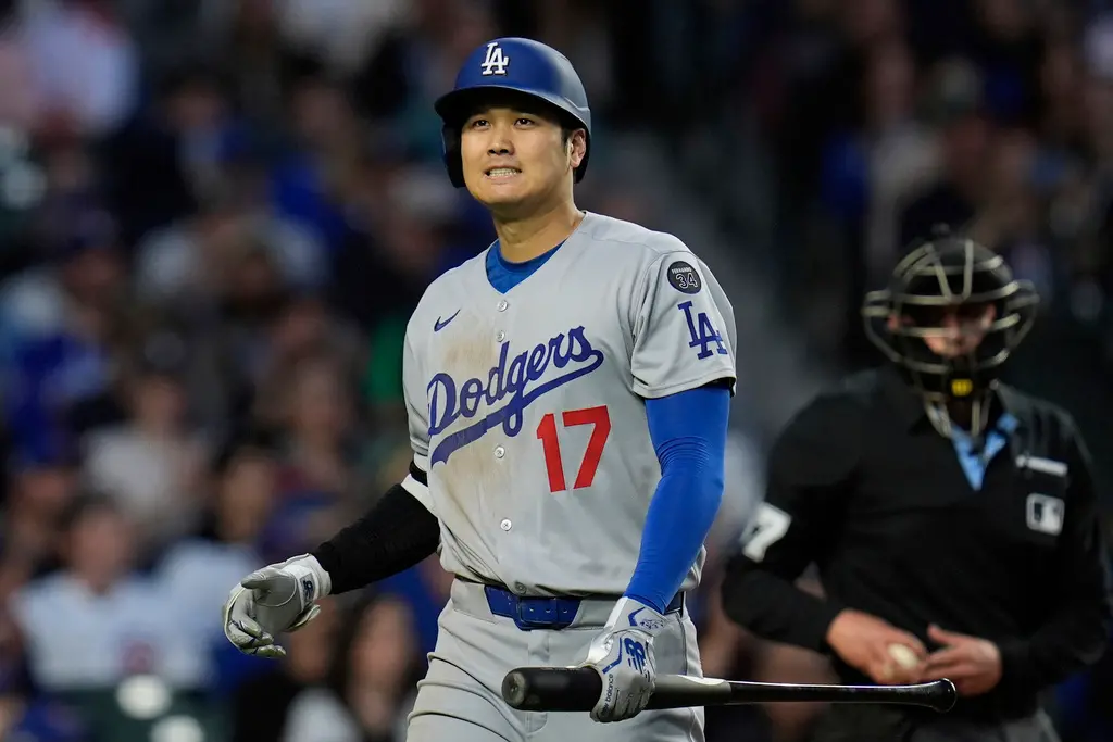 ▲道奇隊球星大谷翔平自從「父親名單」後歸隊，打擊手感低迷，今日對戰小熊隊5打數僅敲出1安打，整體打擊狀況不佳，連隨隊記者都關心他的狀態。總教練Dave Roberts也坦言大谷翔平的揮棒出了問題，認為他「揮棒軌跡太大了」。（圖／美聯社／達志影像）