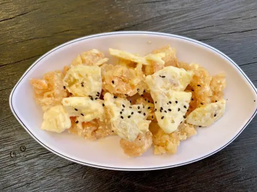 ▲招牌菜還有老少咸宜的鳳梨蝦球。（圖／翻攝「東坡醉月」官網）