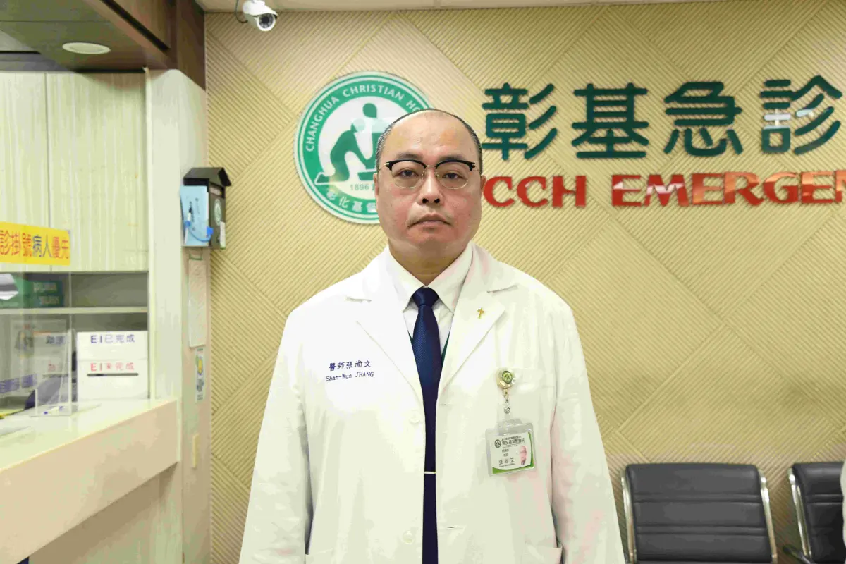 ▲彰化基督教醫院發言人張尚文表示，重傷的15歲男學生經過手術搶救後，目前生命徵象穩定，昏迷指數也從原來的3分進步到8分，但仍未脫離險境。（圖／彰化基督教醫院提供）