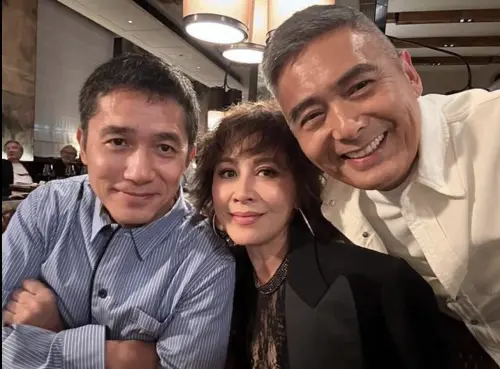 ▲梁朝偉（左起）、劉嘉玲、周潤發難得同框合照，3人都來慶祝香港名導杜琪峯過70歲生日，其他到場大牌還有黃秋生、鄭秀文等。（圖／摘自IG）