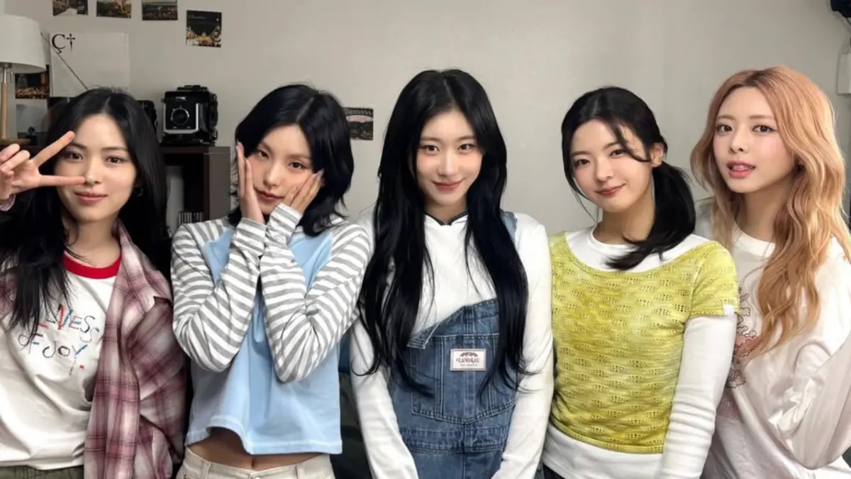 ▲韓國5人女團ITZY（左到右：留真、禮志、彩領、Lia、理智、有娜）明（26）、後日將在K-flow拼盤演唱會開唱，為MIDZY帶來精彩的表演！在演唱會開始前，《NOWnews今日新聞》為您整理了ITZY的3個有趣的TMI，有娜曾因為太吃貨被家人罵、留真小時候拿湯匙喝過馬桶水！（圖／ITZY IG）