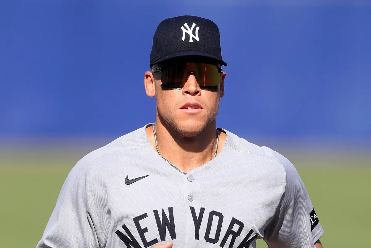 ▲約洋基在作客克里夫蘭的比賽中，以2：3遭守護者逆轉擊敗，苦吞2連敗。本場比賽第6局，洋基原本握有2分領先優勢，卻因連續守備失誤拱手讓出勝利，特別是當家球星「法官」Aaron Judge在右翼的撲接失敗成為敗因之一。（圖／美聯社／達志影像）