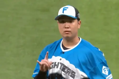 ▲日台灣投手古林睿煬古林此役表現並不理想，被軟銀隊牧原大成擊出右外野方向高飛犧牲打，送回超前的第6分，這分也成為全場的決勝點。（圖／翻攝自日本火腿鬥士 X）