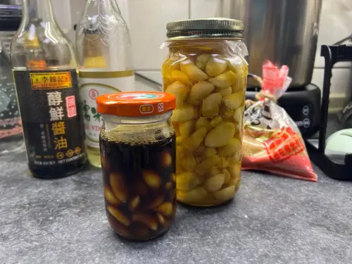▲不少內行人會在蒜頭產季時做糖醋蒜,清爽脆口還能提升免疫力。(圖/我愛全聯-好物老實說臉書) ▲不少內行人會在蒜頭產季時做糖醋蒜,清爽脆口還能提升免疫力。(圖/我愛全聯-好物老實說臉書)