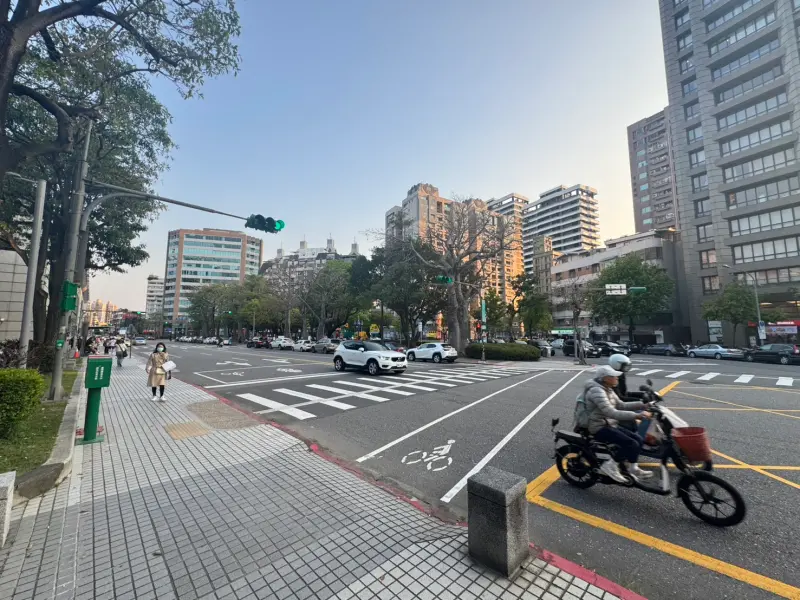 ▲捷運北投站一帶生活機能完善、偏文教區，附近環境相對舒適，同時又能享有鄰近如石牌的醫療、芝山的商業等資源，價格相比士林天母親民，使得地區房市熱度居高不下。（圖／信義房屋提供）