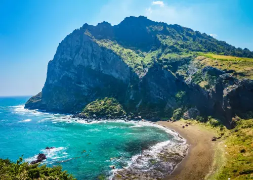 五福旅遊推出濟州小旅行5日17,000元起,安排近期熱門韓劇《苦盡柑來遇見你》中取景地。(圖/五福旅遊提供) ▲五福旅遊推出濟州小旅行5日17,000元起,安排近期熱門韓劇《苦盡柑來遇見你》中取景地。(圖/五福旅遊提供)