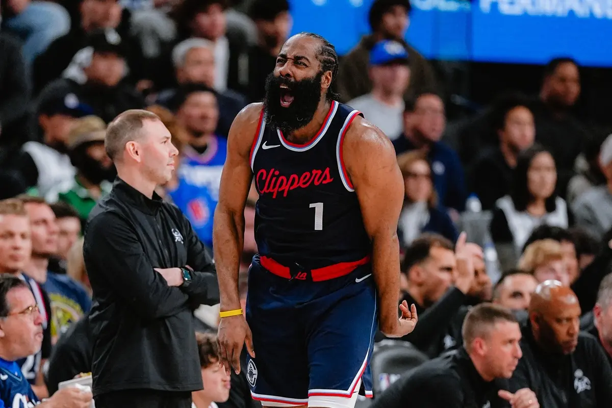 ▲快艇球星James Harden本場比賽回神，全場砍下28分8助攻，再加上中鋒Ivica Zubac成功限制Nikola Jokic，多次限制蓋掉這位金塊中鋒的出手，兩人一攻一守，率隊以取勝，系列賽追持3：3，搶七將在丹佛進行。（圖／美聯社／達志影像）