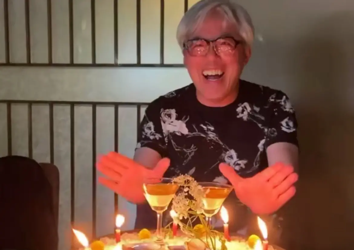 ▲今日是歌手張宇58歲生日，7年前宣布無限期停工的他，曾曝光自己半退休後滿頭白髮的照片，雖然已經蒼老不少，但張宇氣色感覺很不錯。（圖／張宇微博）