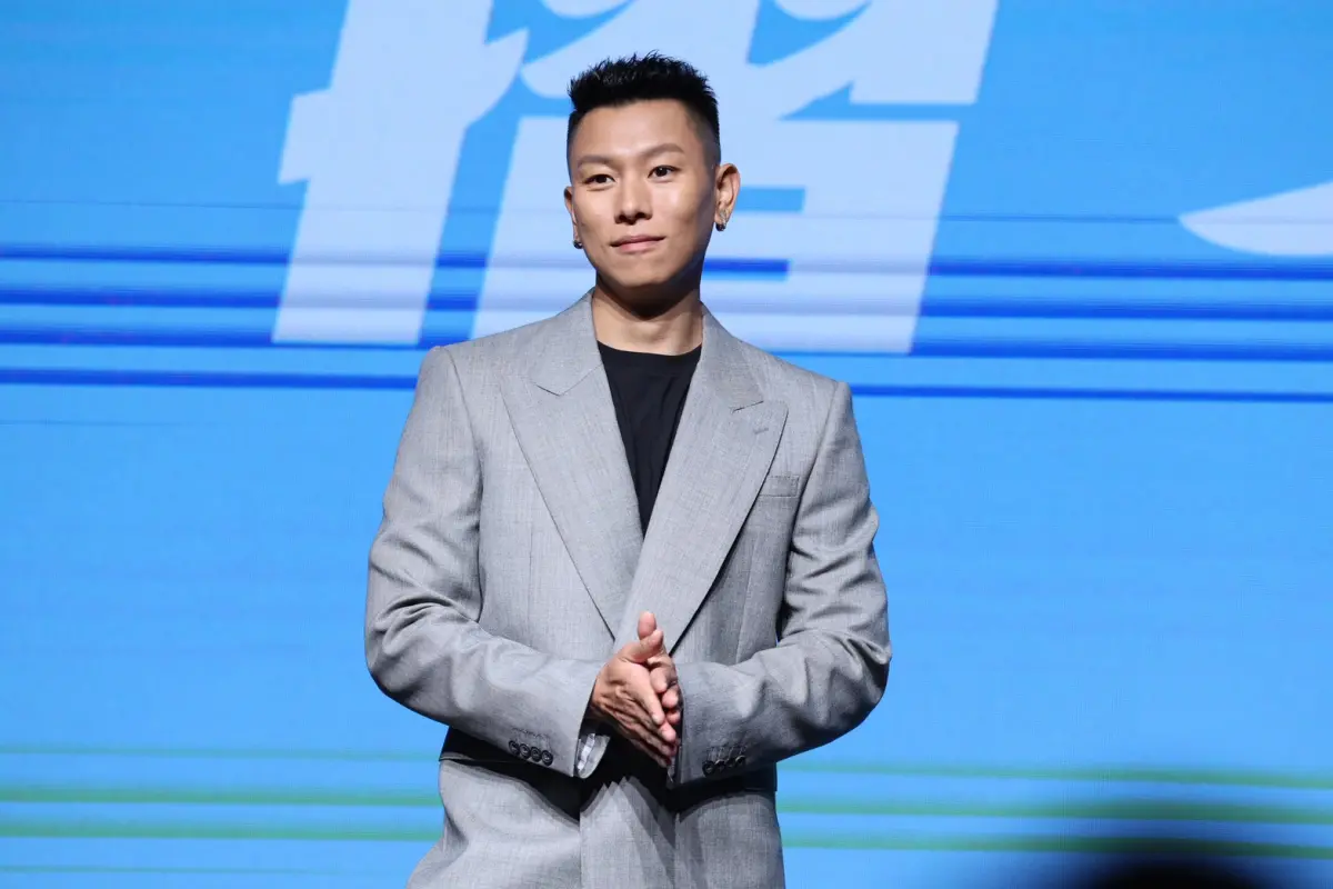 ▲瘦子（如圖）今（25）日出席手機代言活動親回應新歌〈無袂煞〉扯出歌手ØZI和吳卓源的爭議，還原創作內幕全說了，「大家都知道不是嗎，就都寫在上面啊！」（圖／記者李政龍攝影）