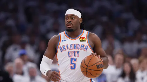 ▲灰熊主將Ja Morant在一次快攻中，被雷霆防守悍將Luguentz Dort（Lu Dort）從身下犯規推倒，重重摔倒在地，並在之後提前退出比賽。Dort也成為眾矢之的。（圖／美聯社／達志影像）