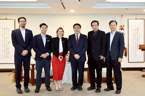 英國新任代表包瓊郁拜會黃偉哲　雙方期盼持續深化台英交流
