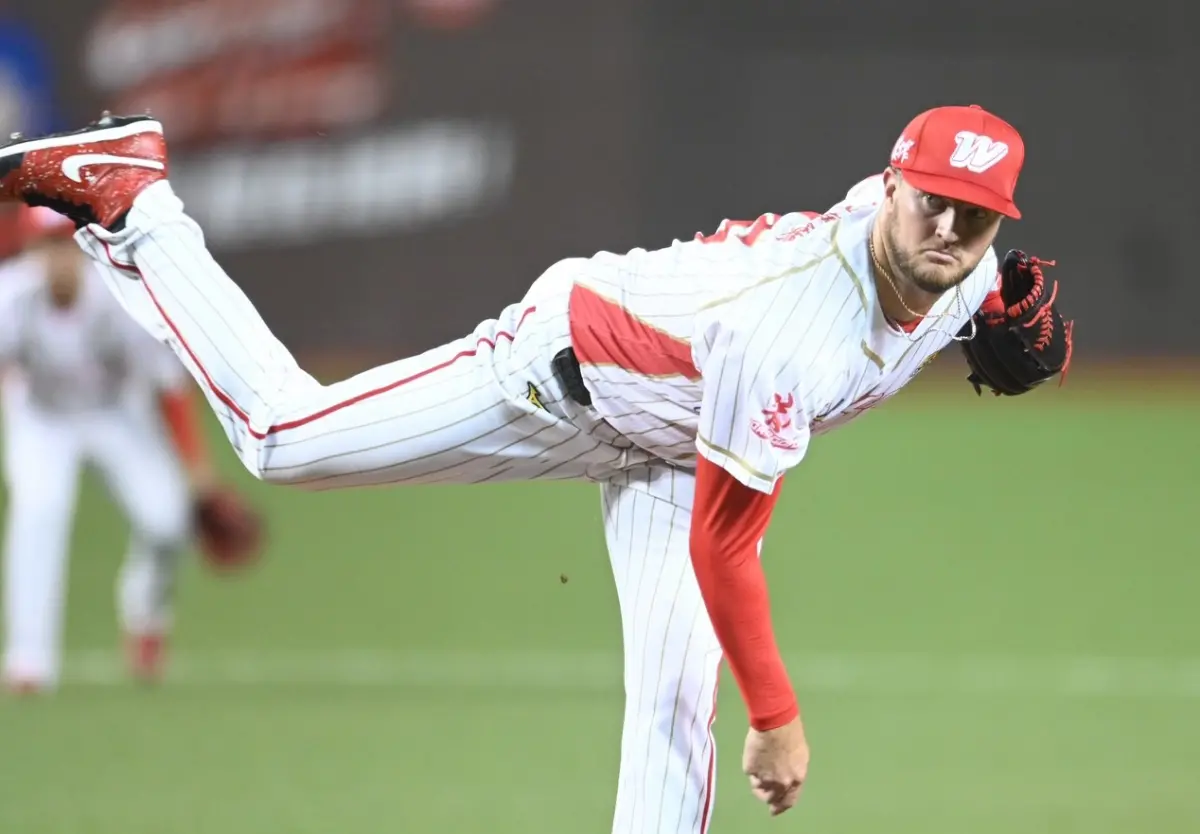 ▲味全龍艾璞樂主投8局無失分，幫助龍隊以8：0完封中信兄弟。（圖／味全龍提供）