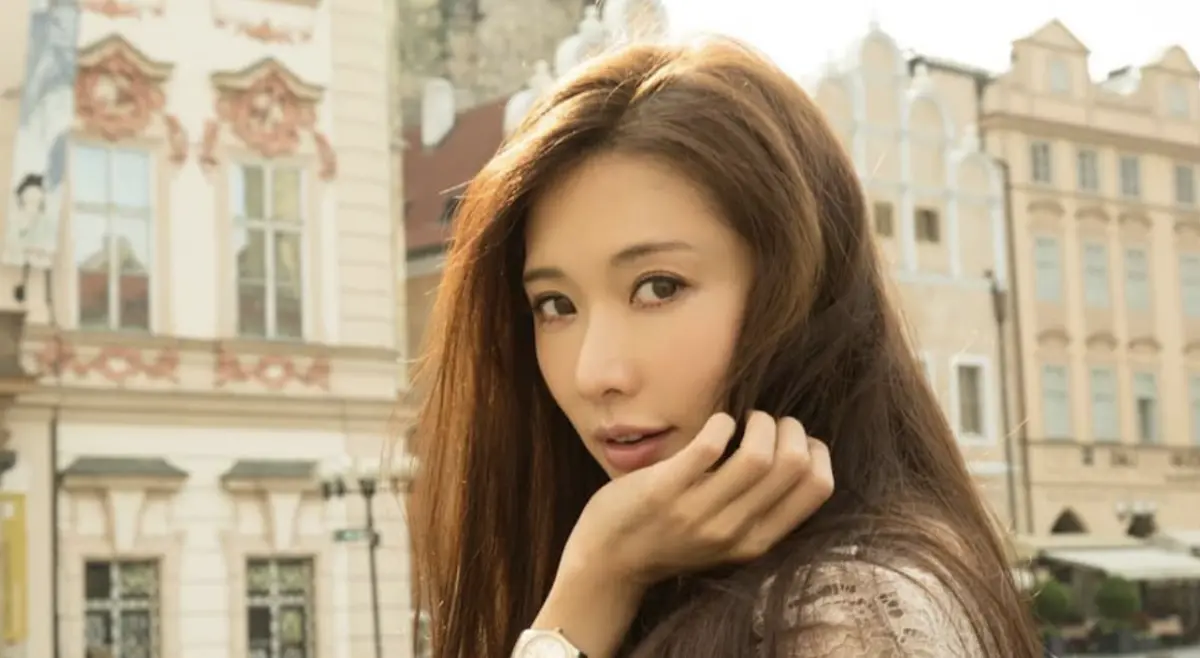 ▲林志玲和言承旭有過一段情，多年前她在中國綜藝節目《快樂大本營》中聊到感情觀，透露自己在面對愛情時可以很勇敢。（圖／翻攝自林志玲臉書、微博）